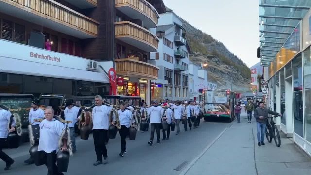 Zermatt- Walliserkanne heute - Corona-Demo