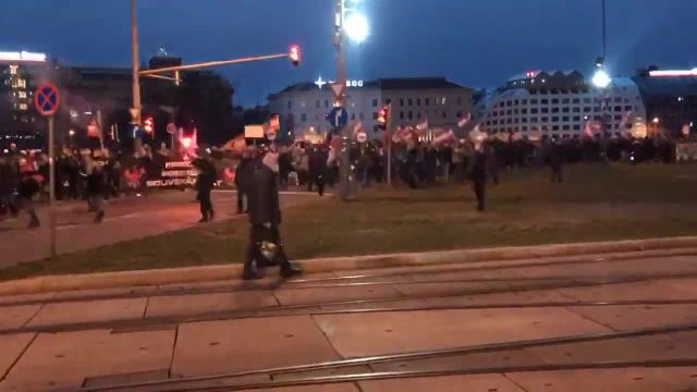 Corona-Demo Wien am 4.12.2021: Zeitraffervideo zeigt 100.000 Menschen