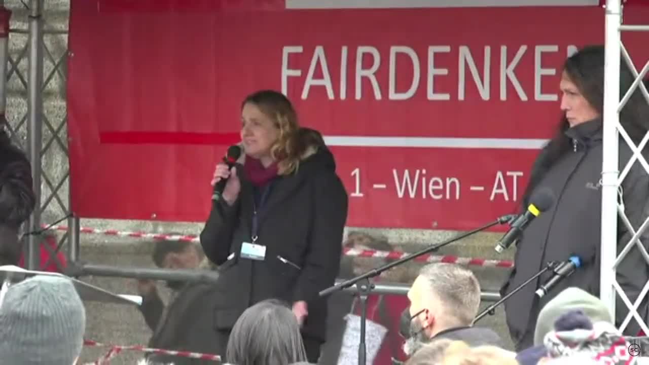 Dagmar Belakowitsch auf der Demo in Wien 4.12.2021