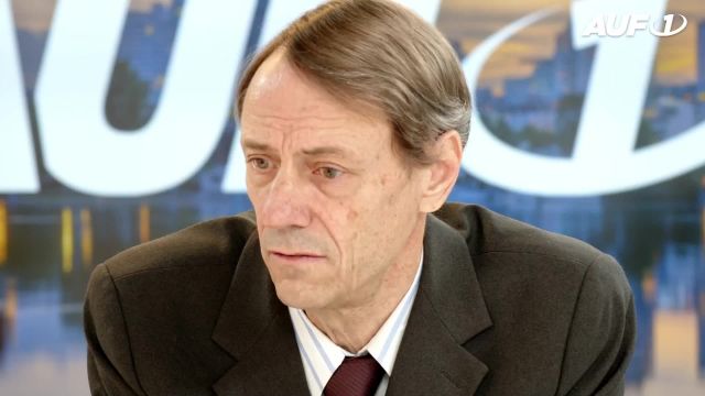 Im Gespräch: Prof. Andreas Sönnichsen bringt Ärztekammer und Med-Uni in Erklärungsnot