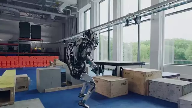 Roboter meistern schwierigen Hindernis-Parcour mit Bravour